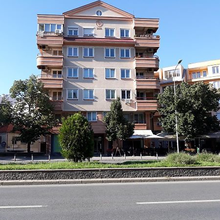 Ap Apartment Near Center Park Skopie Exterior foto